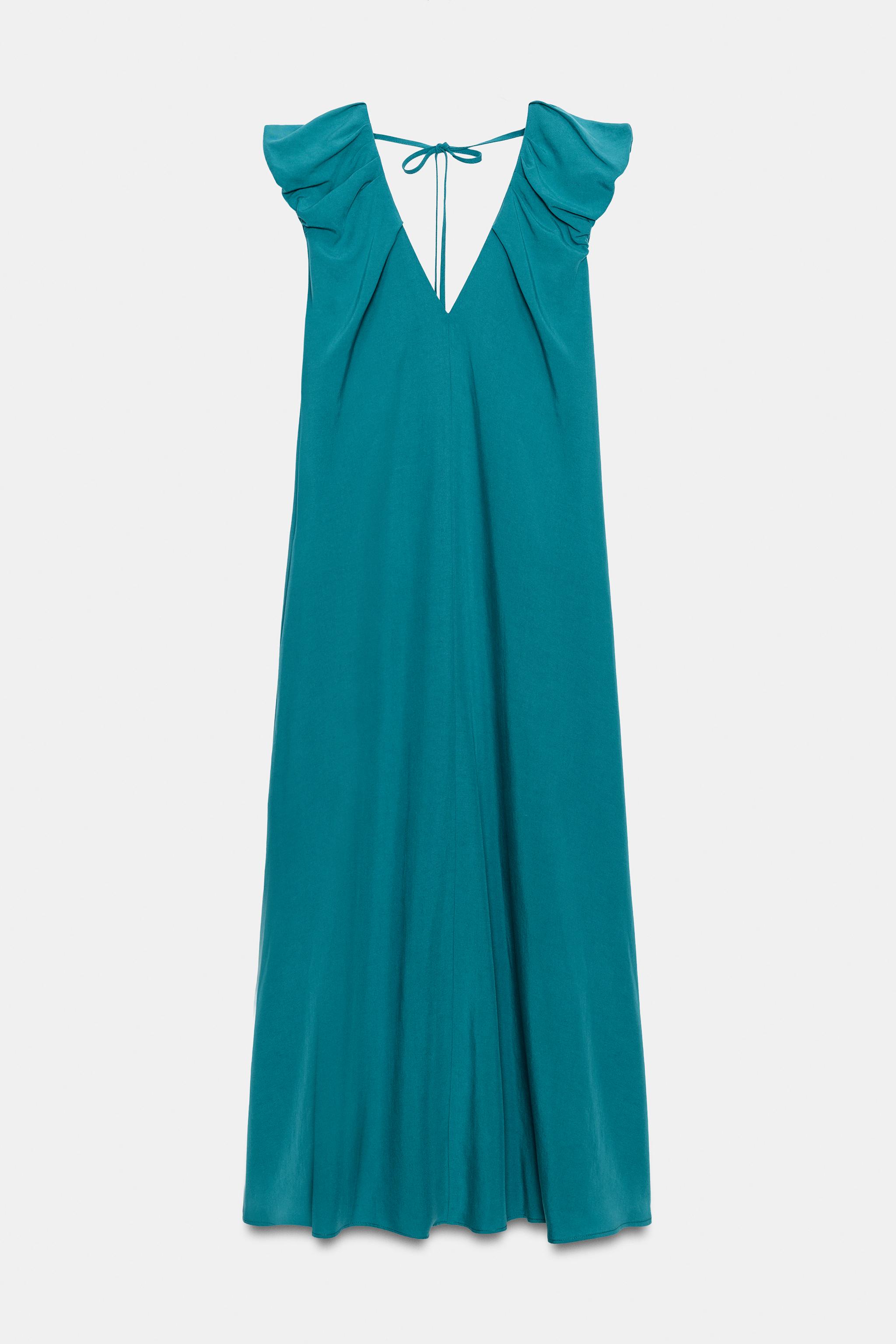 LONG DRESS WITH DEFINED SHOULDERS